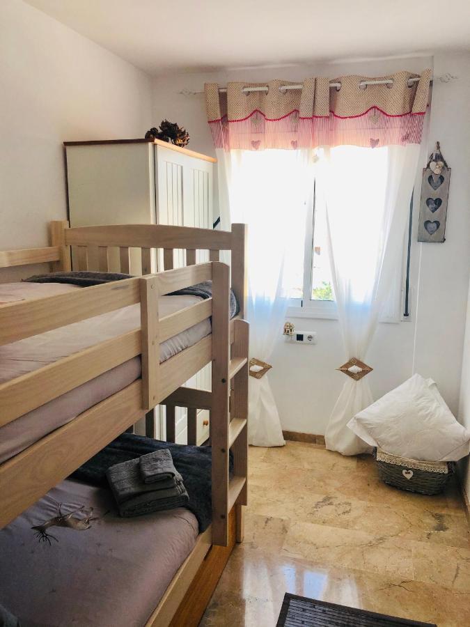 Apartamento Con Terraza Y Piscina En Malgrat De Mar Bagian luar foto