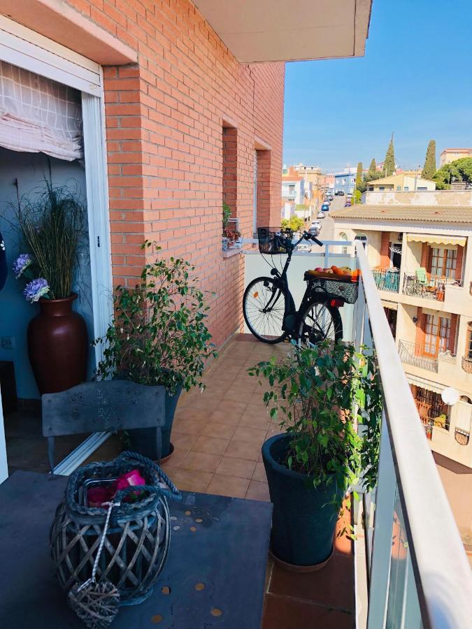 Apartamento Con Terraza Y Piscina En Malgrat De Mar Bagian luar foto